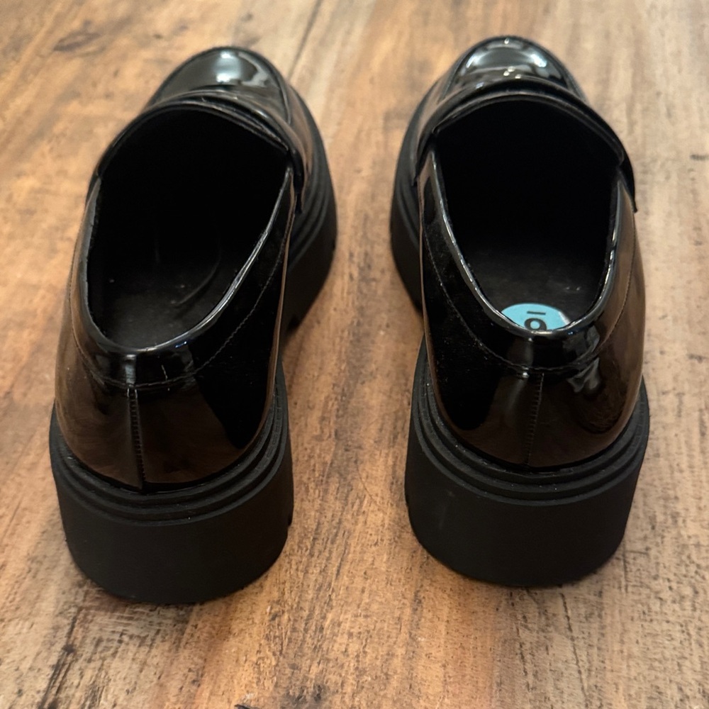 Aldo Glossy Black Women's Loafers - Picture 2 of 4